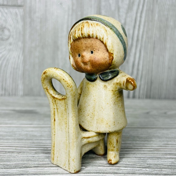 Vintage Japan UCTCI Bristolia Figurine Little Girl Kneeling Chair Pottery decor - Picture 1 of 7